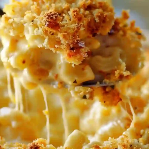 Baked Mac and Cheese That Feels Like a Warm Hug 3 Baked Mac and Cheese – Extra Creamy with Crispy Golden Topping